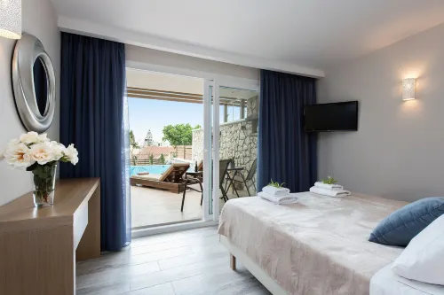 Anita Village Hotel di Perama