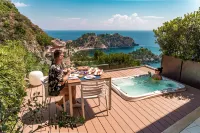 Isola Bella Infinity Suites - Hot Tub