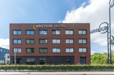 Bastion Hotel Leeuwarden Отели в г. Jorwert