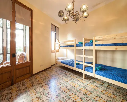 Bed in Girona Hotel di Gironès