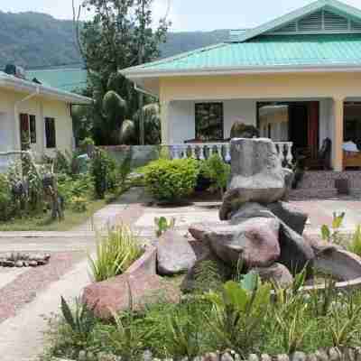 Orchid Self Catering Apartment Hotel Exterior
