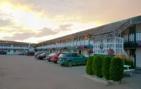 Grama's Inn - Motels