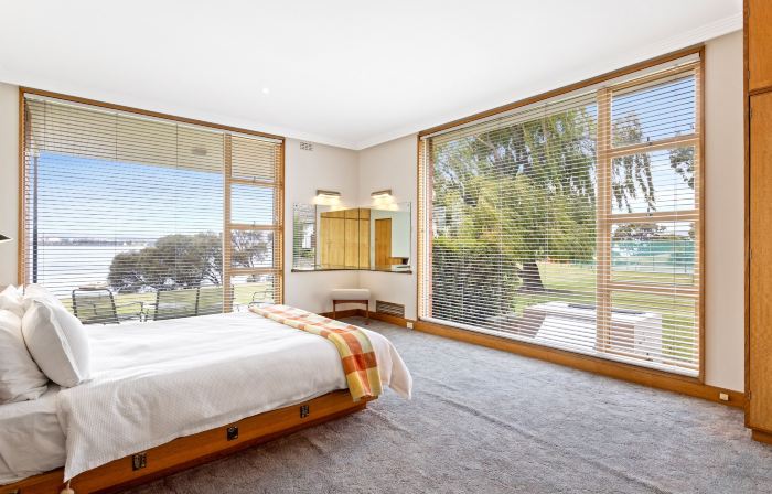 Riverfront Motel & Villas