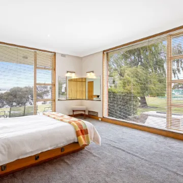 Riverfront Motel & Villas