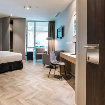 睡眠飛酒店 鄰近Delta del Llobregat的酒店