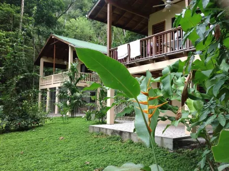 Villas Pico Bonito Отели в г. Самбо Креэк