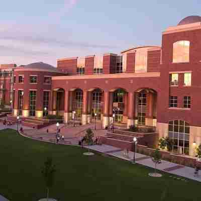 裏諾市中心/河濱萬怡酒店 Hotel Exterior