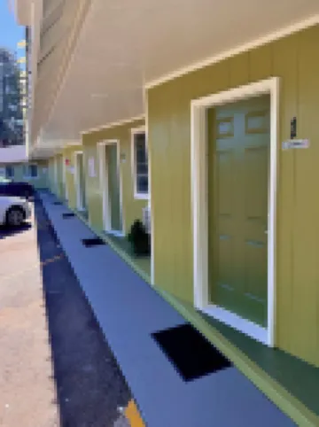 Chalet Motel - Affordable Stay in Central Bend