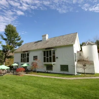 The 1896 House Country Inn - Brookside & Pondside Hotel di Williamstown
