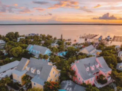 Valentines Resort & Marina Hotels in Dunmore Town