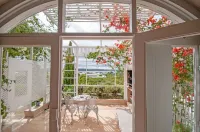 Charlotte House Hotels in Stilbaai