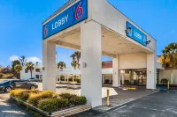 Motel 6 Florence, SC