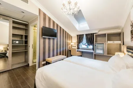 Hotel Il Corazziere Отели рядом с достопримечательностью «Viale Dei Cipressi»