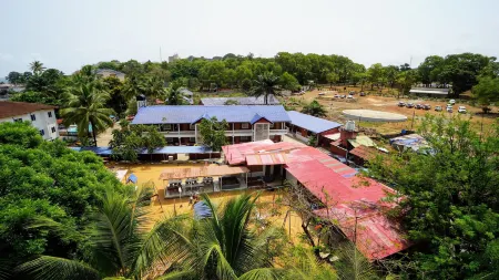 The Family Kingdom Resort Отели рядом с достопримечательностью «Ламли-Бич-роуд»