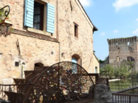 Le Finestre Su Borghetto Hotels in Valeggio sul Mincio