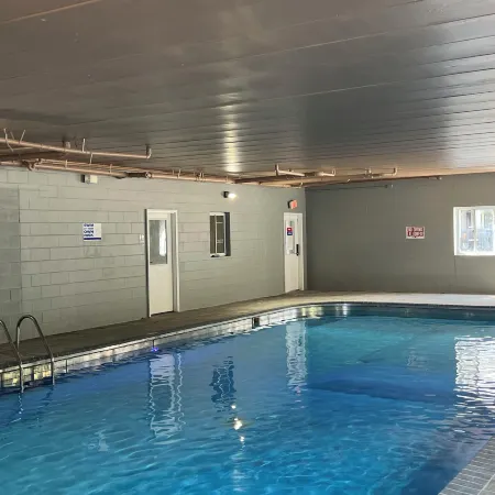 Luxor Inn & Suites, a Travelodge by Wyndham