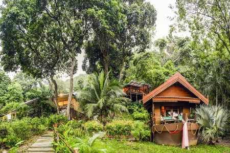 Koh Jum Ocean Beach Resort