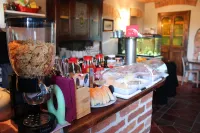 Red Wine - Guest House - breakfast