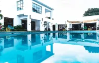 Latitude 13 Degrees - Pool