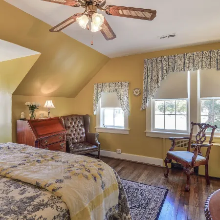 Cedars of Williamsburg Bed & Breakfast