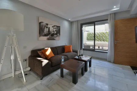 Le Yacht Suites Hotel Отели рядом с достопримечательностью «Mohammed V Square»