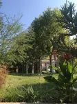 Villa Castel Maison-Table d'Hôtes & Jardin-Refuge de Biodiversité Hotel di Neyron