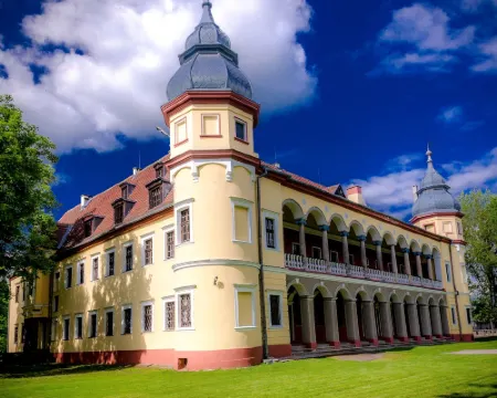 Pałac Krobielowice Hotels in Wroclawski