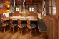 Almdorf Flachau - Luxus Hüttenurlaub