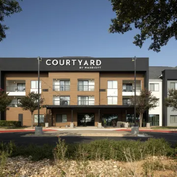 Courtyard Austin Round Rock Hotels near Bass Pro Shops