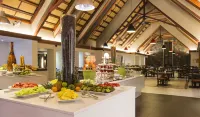 Crystals Beach Resort Belle Mare, a member of Radisson Individuals - breakfast