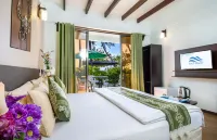 Salt Beach Hotel فنادق في Maafushi