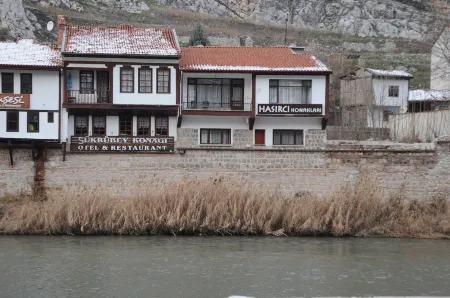 Hasırcı Konakları