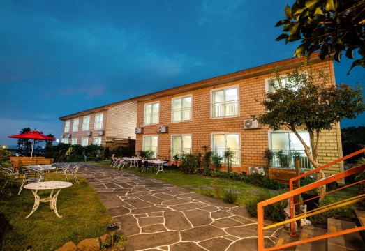 레드클레이펜션 이미지