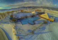 Fairmont Hot Springs Resort - Pool