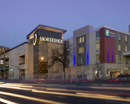 ฮอลิเดย์ อินน์ เอ็กซ์เพรส บัลติมอร์ แอท เดอะ สเตเดียมส์ บาย IHG โรงแรมในบัลติมอร์