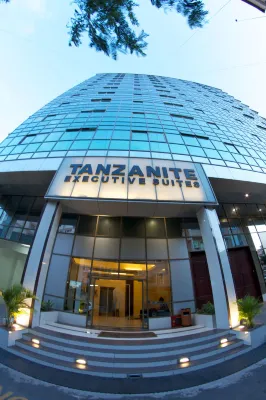 Tanzanite Executive Suites - Bathtub