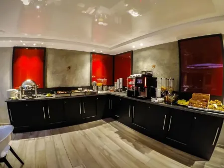 Hotel Rotes Einhorn Отели в г. Фетвайс