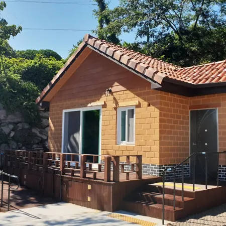 Pyramid Red Clay Pension