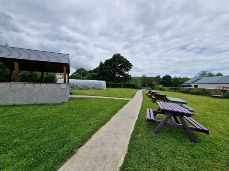 Trivia House Accommodation Отели рядом с достопримечательностью «Киллешандра Луп Уолк»