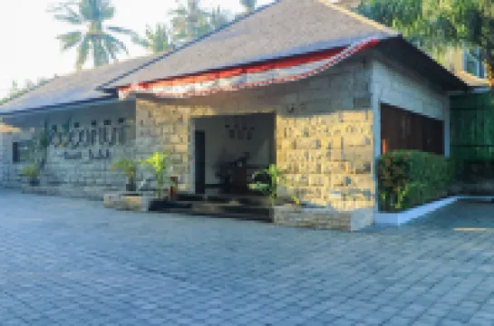 Coconut Boutique Resort Hotels near Pura Batu Bolong