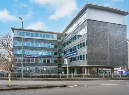 HQ Aparthotel Farnborough
