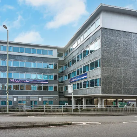 HQ Aparthotel Farnborough