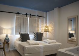 You & Co. Saler Beach Boutique