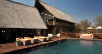 Cresta Mowana Safari Resort & Spa - Pool