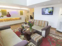 Ngoc Linh Luxury Hotel Hotels near Front Beach