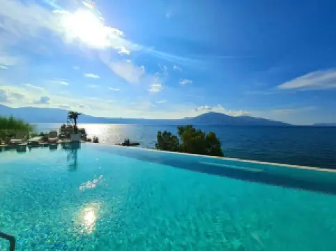 โรงแรมเรจิน่าบลู