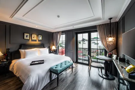 La Siesta Premium Hàng Bè