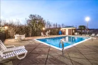 Stay Inn & Suites Montgomery - Pools