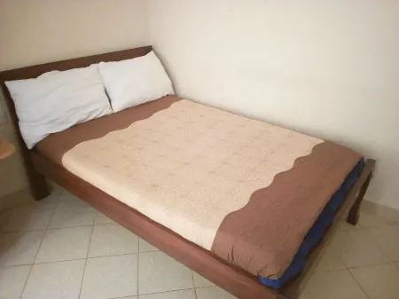 Sunrise Guest House Отели в г. Меру