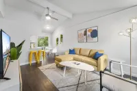 Prime Soco Chic 2BR King Suite w Pool Parking - Apartments